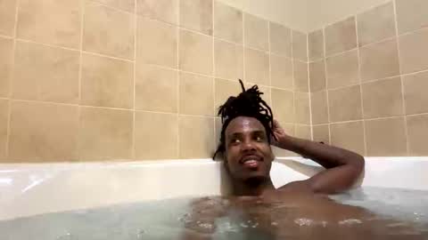 Snapshot of toochillcouple420 chatting on November 7, 4:34 am toochillcouple420 online show from November 7, 4:34 am