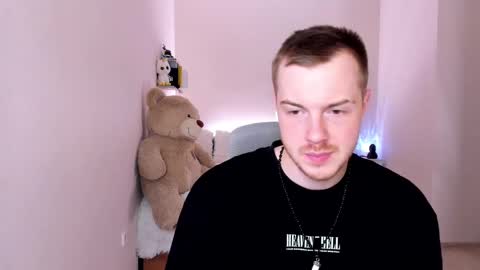 Snapshot of toohornyserj chatting on February 13, 12:46 am toohornyserj online show from February 13, 12:46 am