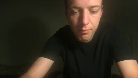 Snapshot of toohottobetrue21 chatting on September 28, 4:40 am Max online show from September 28, 4:40 am