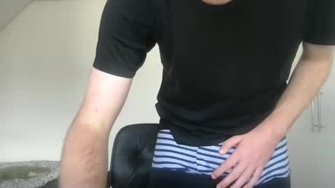 Snapshot of toohottobetrue21 chatting on October 5, 12:36 pm Max online show from October 5, 12:36 pm