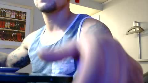 toomuchsmoke online show from December 3, 9:33 am