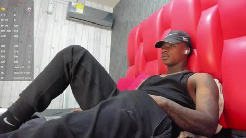 Snapshot of toower_ chatting on May 14, 4:41 am T O W E R online show from May 14, 4:41 am
