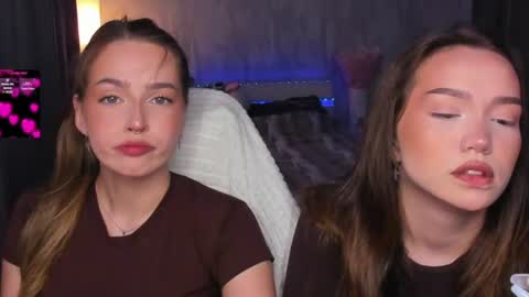 Snapshot of top_twins chatting on July 23, 9:18 am Yara online show from July 23, 9:18 am