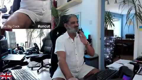 Snapshot of topalphaboss chatting on October 4, 1:42 pm topalphaboss online show from October 4, 1:42 pm