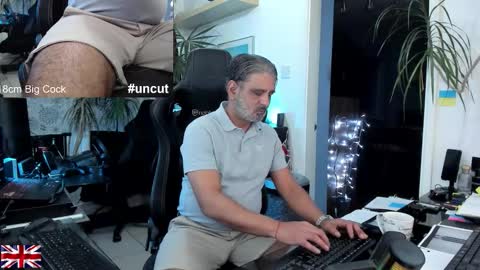 Snapshot of topalphaboss chatting on October 10, 5:45 pm topalphaboss online show from October 10, 5:45 pm