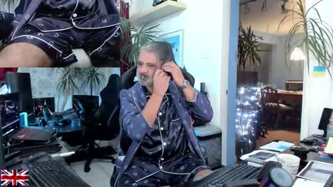 Snapshot of topalphaboss chatting on October 14, 5:25 pm topalphaboss online show from October 14, 5:25 pm