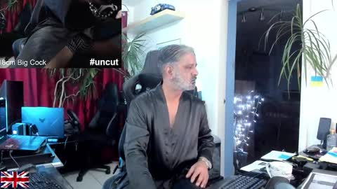 Snapshot of topalphaboss chatting on October 21, 6:19 pm topalphaboss online show from October 21, 6:19 pm