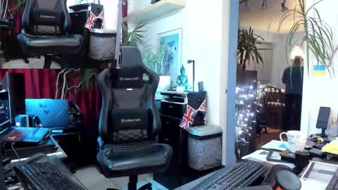 Snapshot of topalphaboss chatting on October 22, 7:13 pm topalphaboss online show from October 22, 7:13 pm