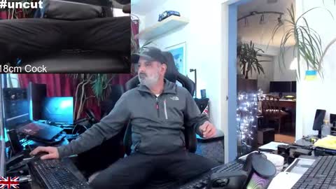 Snapshot of topalphaboss chatting on October 23, 8:18 pm topalphaboss online show from October 23, 8:18 pm