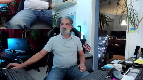 Snapshot of topalphaboss chatting on October 25, 5:51 pm topalphaboss online show from October 25, 5:51 pm