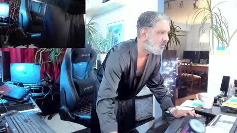 Snapshot of topalphaboss chatting on October 28, 8:55 pm topalphaboss online show from October 28, 8:55 pm