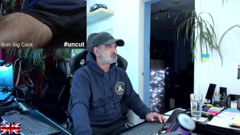 Snapshot of topalphaboss chatting on November 6, 2:56 am topalphaboss online show from November 6, 2:56 am