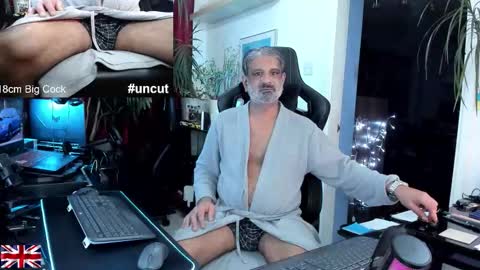 Snapshot of topalphaboss chatting on November 7, 5:40 am topalphaboss online show from November 7, 5:40 am