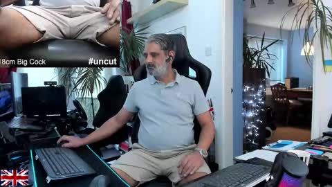 Snapshot of topalphaboss chatting on November 18, 3:49 pm topalphaboss online show from November 18, 3:49 pm