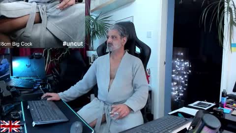 Snapshot of topalphaboss chatting on November 25, 6:35 am topalphaboss online show from November 25, 6:35 am