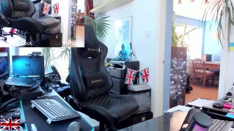 Snapshot of topalphaboss chatting on November 28, 12:52 pm topalphaboss online show from November 28, 12:52 pm