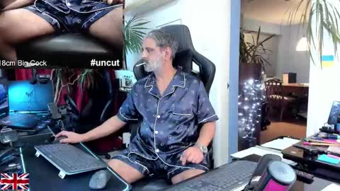 Snapshot of topalphaboss chatting on December 2, 8:04 pm topalphaboss online show from December 2, 8:04 pm