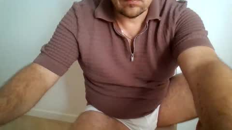 Snapshot of tophunk84 chatting on June 5, 11:05 am tophunk84 online show from June 5, 11:05 am