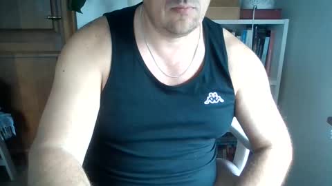 Snapshot of tophunk84 chatting on June 7, 10:52 am tophunk84 online show from June 7, 10:52 am