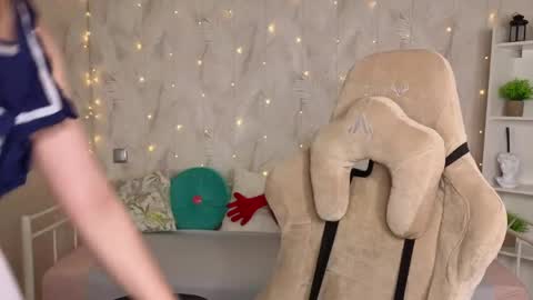 Tori online show from April 30, 12:06 am