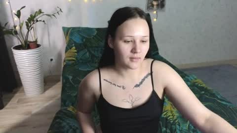 Snapshot of tori_sweet_tori chatting on June 5, 6:52 am Tori online show from June 5, 6:52 am