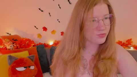 Snapshot of tori_the_witch chatting on November 6, 8:15 am Tori online show from November 6, 8:15 am