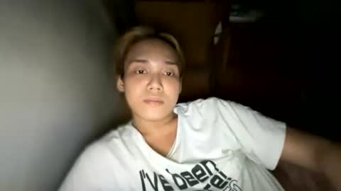 Snapshot of torn_alexis chatting on June 21, 2:25 am torn_alexis online show from June 21, 2:25 am