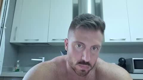 Snapshot of toro_arrapato chatting on June 8, 1:00 pm toro_arrapato online show from June 8, 1:00 pm