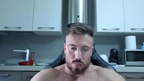 Snapshot of toro_arrapato chatting on June 12, 12:15 pm toro_arrapato online show from June 12, 12:15 pm