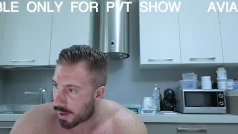 Snapshot of toro_arrapato chatting on August 3, 2:44 pm toro_arrapato online show from August 3, 2:44 pm