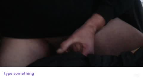 Snapshot of tosh987654321 chatting on January 29, 10:05 am tosh987654321 online show from January 29, 10:05 am