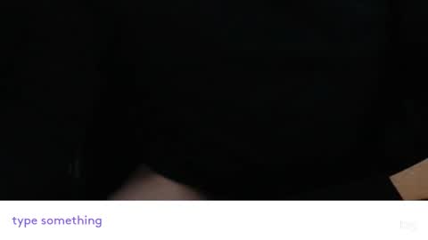 Snapshot of tosh987654321 chatting on November 24, 10:15 am tosh987654321 online show from November 24, 10:15 am