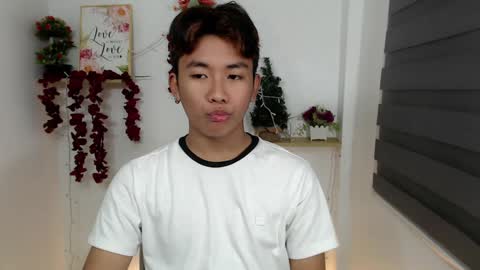 Snapshot of totalbabe1x chatting on February 2, 10:57 am totalbabe1x online show from February 2, 10:57 am