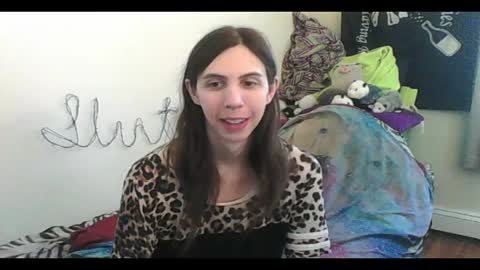 Snapshot of totalfuckingadorable chatting on May 19, 7:20 pm Luna online show from May 19, 7:20 pm