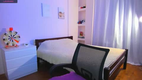 Ellina online show from December 1, 4:28 am