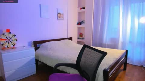 Ellina online show from December 4, 9:07 am