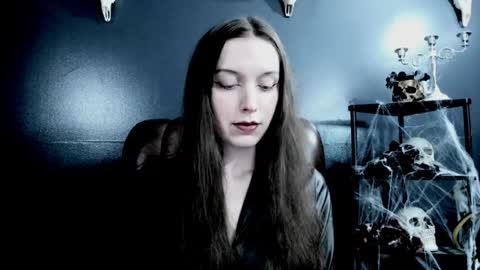 toxicdomme online show from April 3, 5:00 pm