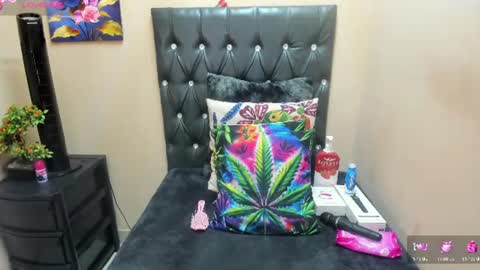 toxicfantasy4u online show from August 3, 4:55 pm