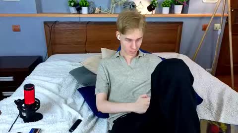 Snapshot of toxicpassion chatting on February 21, 11:00 am Max online show from February 21, 11:00 am