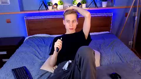 Snapshot of toxicpassion chatting on February 27, 9:42 am Max online show from February 27, 9:42 am