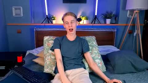 Snapshot of toxicpassion chatting on March 14, 10:21 am Max online show from March 14, 10:21 am