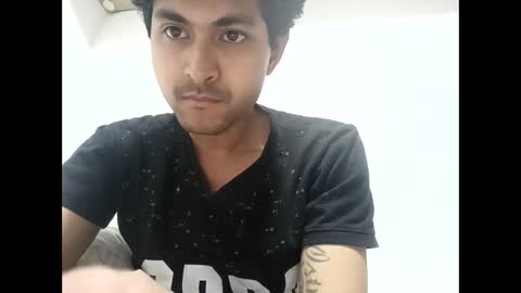 Snapshot of toy_sweet chatting on April 6, 2:09 am Xander online show from April 6, 2:09 am