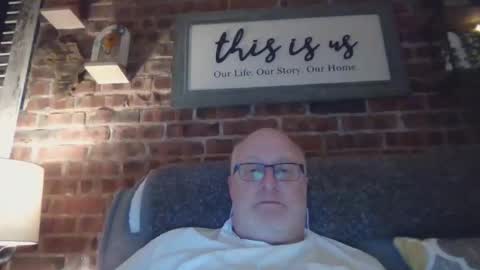 Snapshot of toyota1969 chatting on November 16, 11:10 pm toyota1969 online show from November 16, 11:10 pm