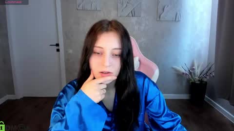 Snapshot of tracey_gill chatting on June 1, 1:18 am tracey_gill online show from June 1, 1:18 am