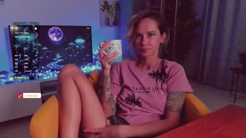 Hey my name is Kiri Kiri online show from October 23, 9:35 pm