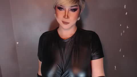 Snapshot of trandomsts chatting on January 8, 6:10 pm DOM irish online show from January 8, 6:10 pm