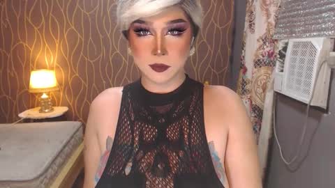 Snapshot of trandomsts chatting on March 5, 2:07 am DOM irish online show from March 5, 2:07 am