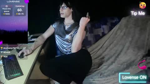 Snapshot of tranny_sarah chatting on December 16, 9:20 pm Sarah R. Lenor online show from December 16, 9:20 pm