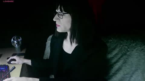 Snapshot of tranny_sarah chatting on February 22, 10:20 pm Sarah R. Lenor online show from February 22, 10:20 pm
