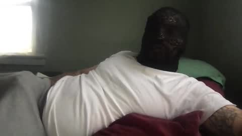 Snapshot of trapzaddy212 chatting on February 11, 8:10 pm trapzaddy212 online show from February 11, 8:10 pm